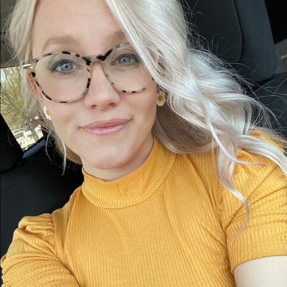 Meet your Posher, Kayla